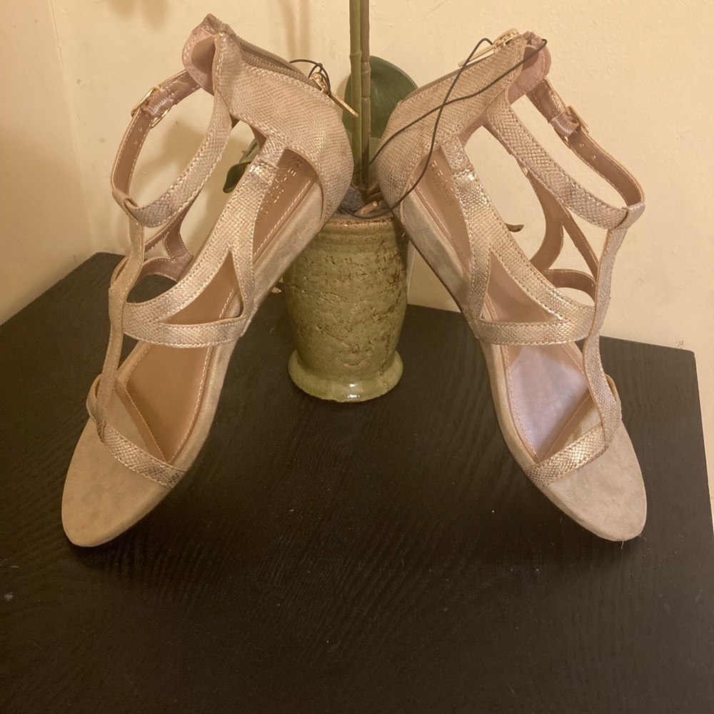 Kenneth Cole Reaction Womens Gladiator Sandals